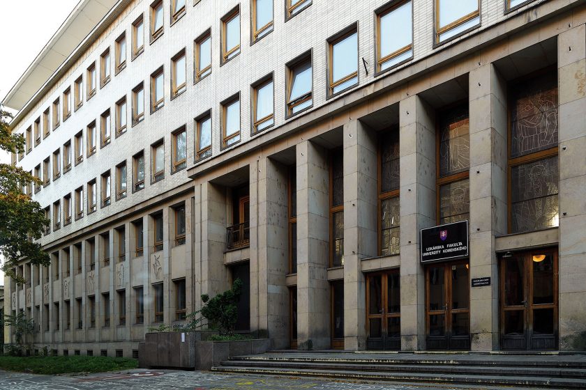 Slovensko_Bratislava_Komenskeho